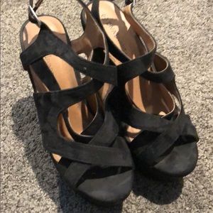 Black wedges size 7